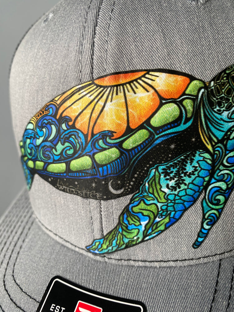 Sea turtle trucker hat + free sticker